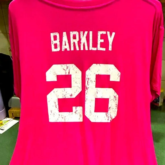 Majestic Pink Philadelphia Eagles Graphic Tee, size medium - Picture 2 of 3